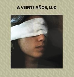 A veinte años, Luz
